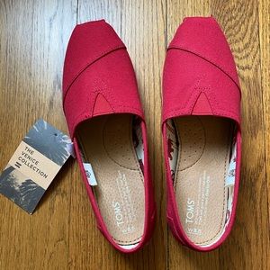 Toms Red Canvas Shoes New in Box